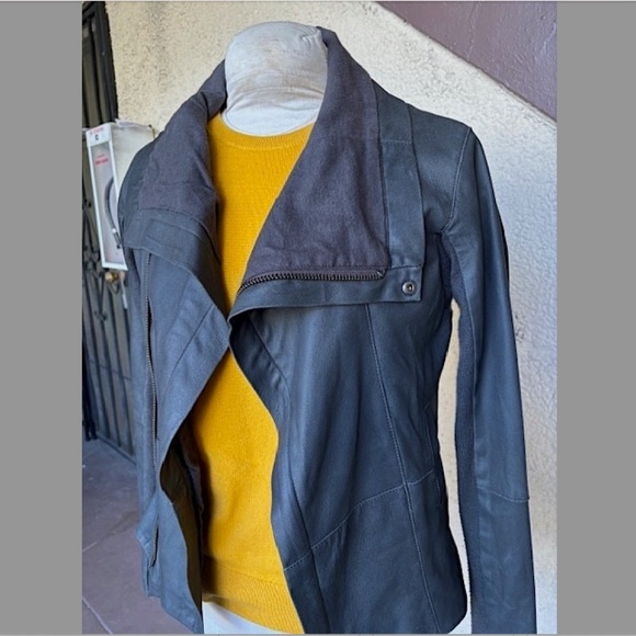 VEDA "Stevie" Matte Black Leather High/Low Jacket EUC/sz S - Picture 6 of 13